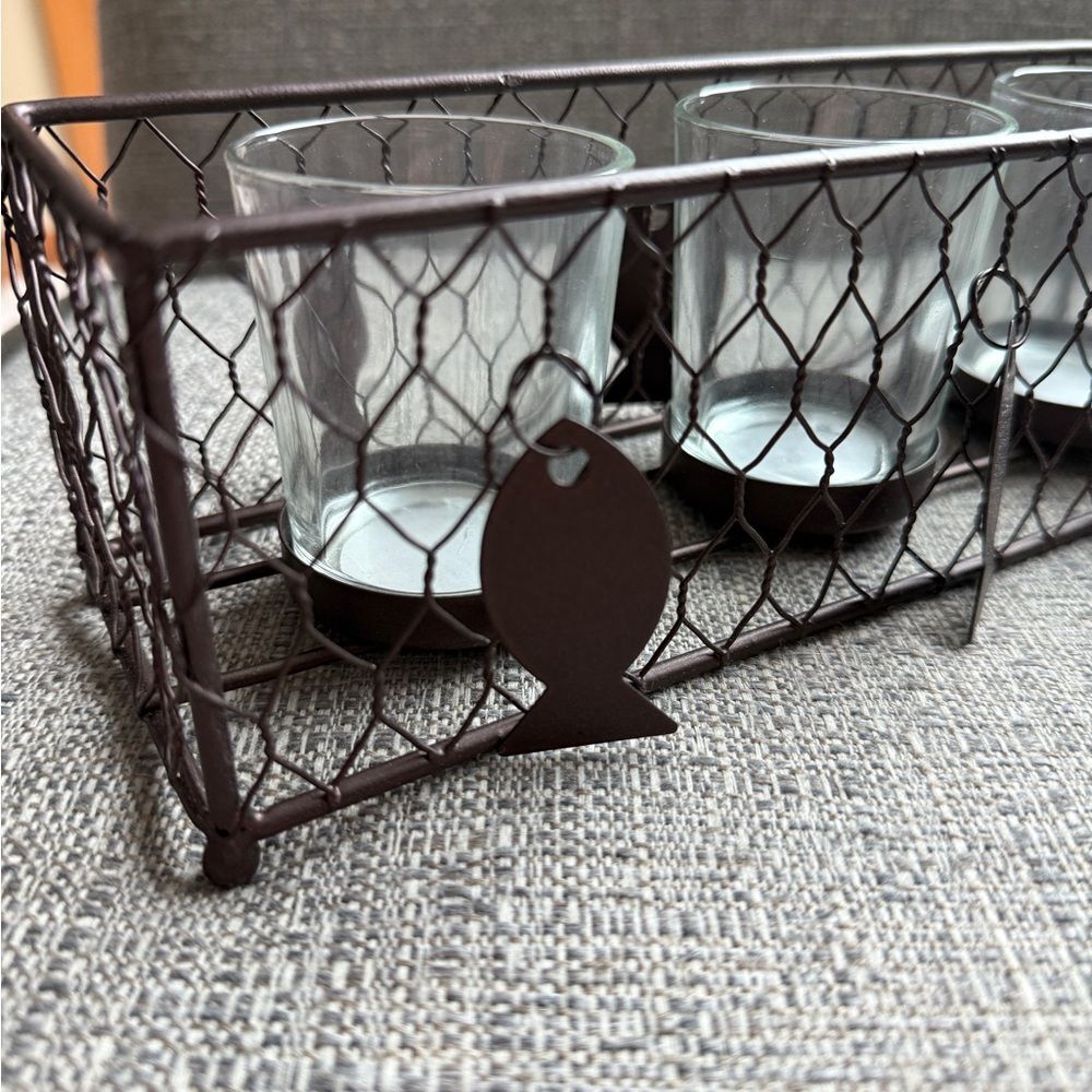 Tea light candle holder in brown chicken wire terrain. 3 glass inserts.